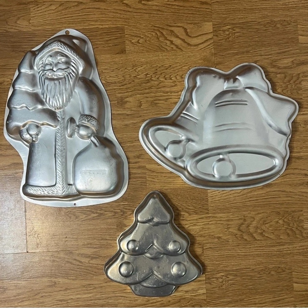 Vtg Holiday Cake Pans Lot 3 Baking Mold Wilton Christmas Tree Santa Bells Bows
